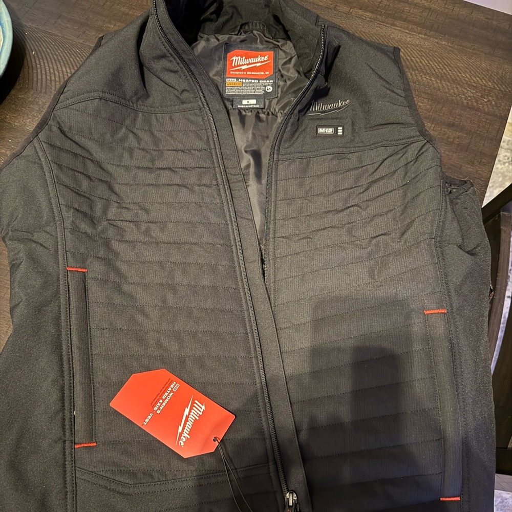 NWT Milwaukee Tool Axis Heated Vest!